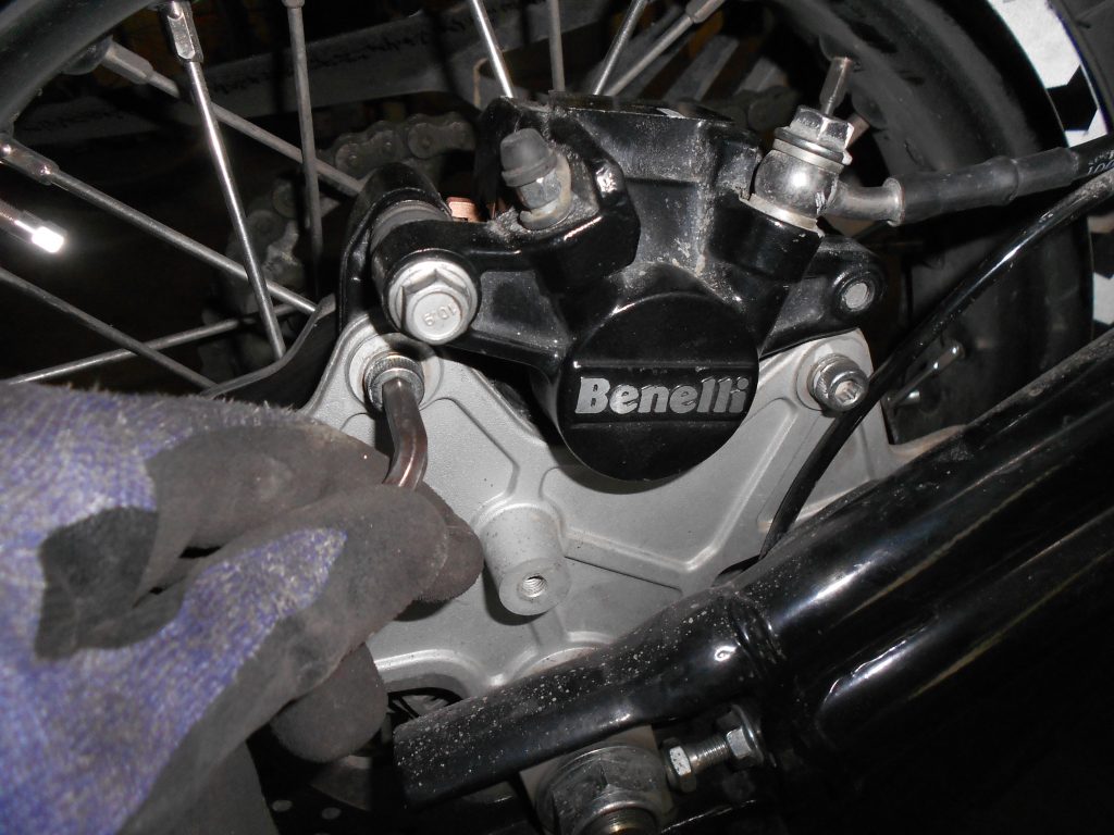 Cambio pastillas traseras Benelli TRK 502 X