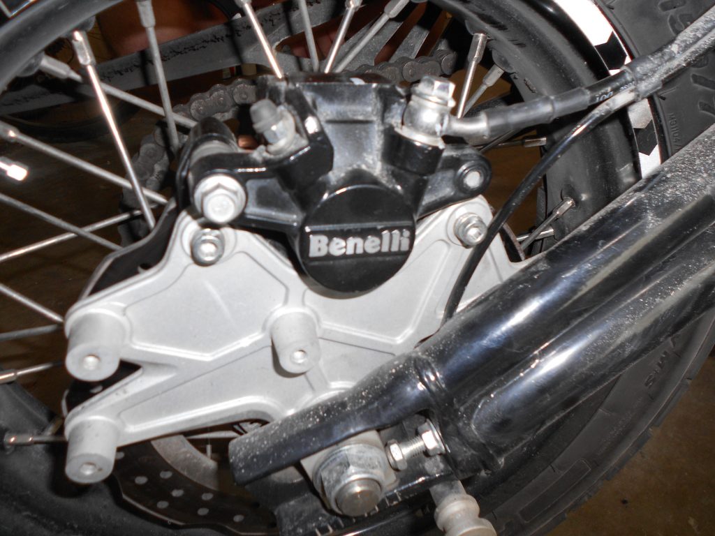 Cambio pastillas traseras Benelli TRK 502 X