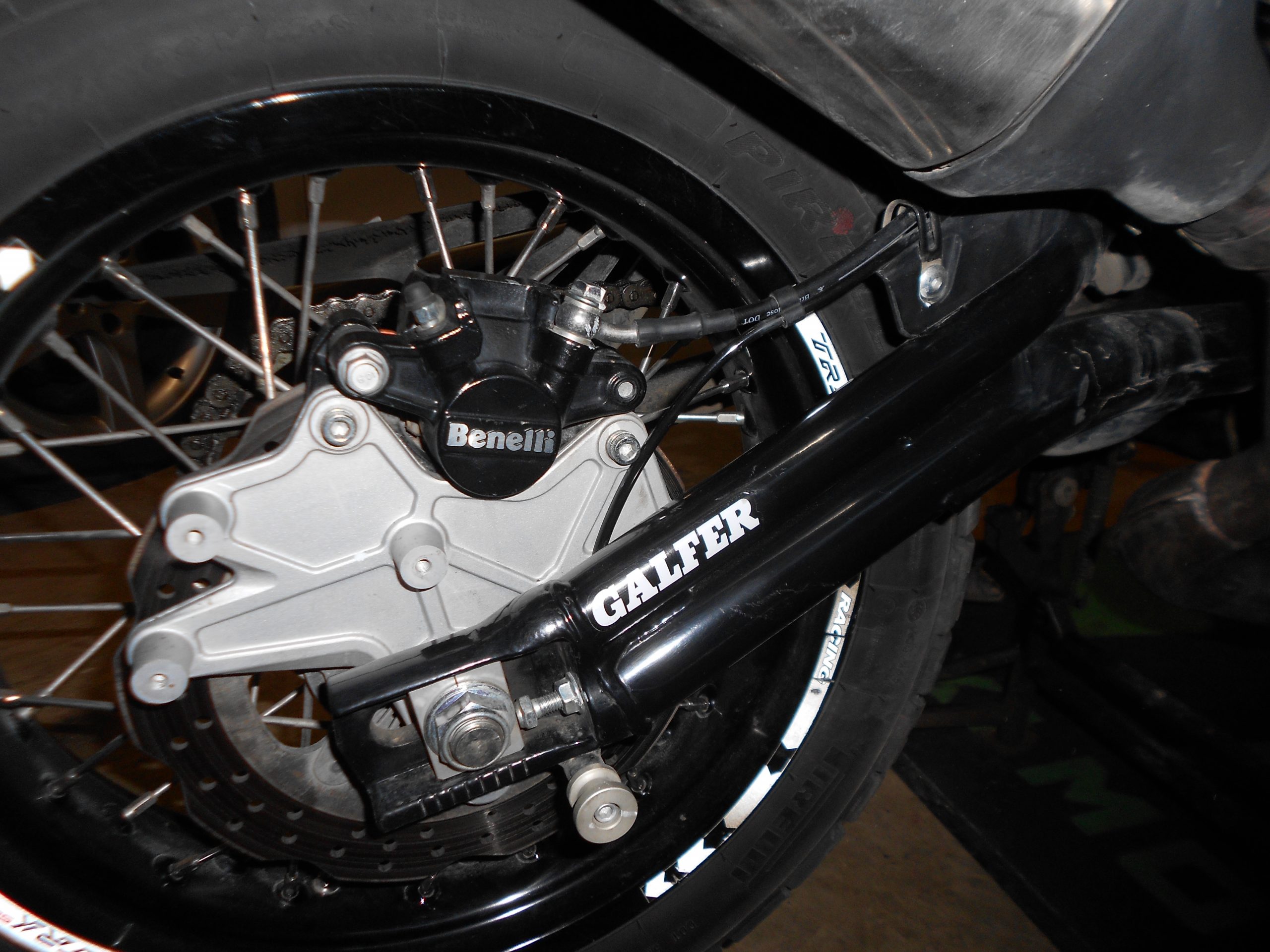 Cambio pastillas delanteras Benelli TRK 502 X